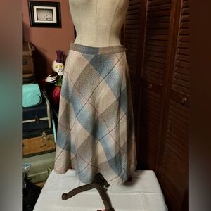 Vintage 1970’s wool skirt w/pockets